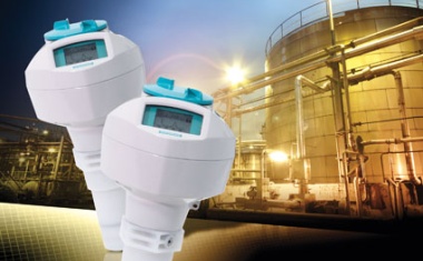 Radarmessumformer mit PVDF-Gewindeantenne
