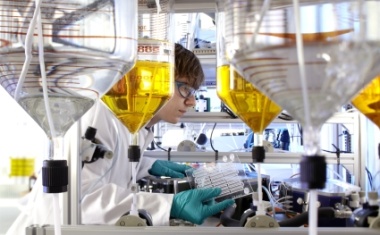 Achema 2012: Gefährliche Stoffe in kleinen Reaktoren produzieren