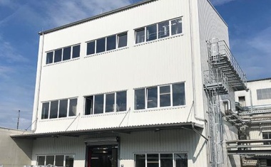 AlzChem baut Nitril-Geschäft aus