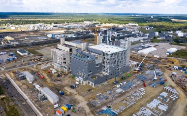 BASF und CATL wollen Klimaneutralitätsziele schneller erreichen