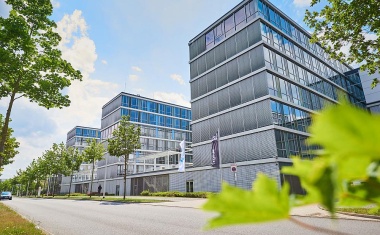 Röhm erwirbt von SABIC Geschäftsbereich für Polycarbonat-Folien und -Platten