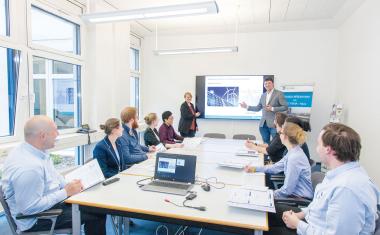 Wissen aus der Forschung, direkt für die berufliche Praxis: die DECHEMA-Weiterbildung