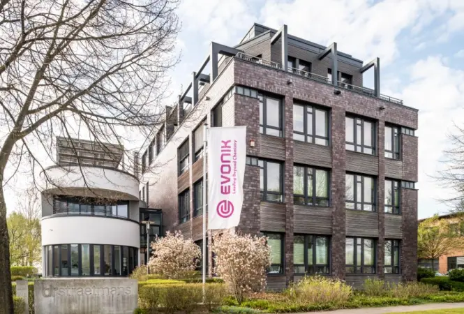 Evonik schließt Standorte in Hamburg und Bitterfeld
