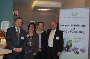 V.l.n.r.: Prof. Dr. Jürgen Pomp, Dr. Barbara Pohl, Dr. Elisabeth Kapatsina,...