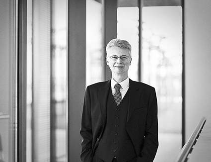 Dr. Bernhard Kneißel, Stratley