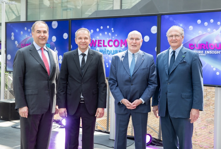 Johannes Baillou, Merck Gründerfamilie (links), Ulrich Betz, Merck-Organisator...