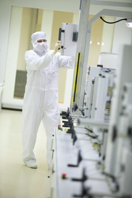 Abb. 1: Bedruckung von sterilisierfähigen Verpackungen bei Bischof + Klein.