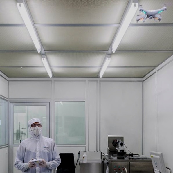 Flugroboter der Firma CAT, getestet im Fraunhofer Institut IPA durch die Gruppe...