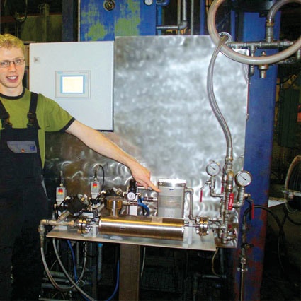 Abb. 1: Zwei Massflow Messaufnehmer mit Siflow FC070 Messumformer werden auf...