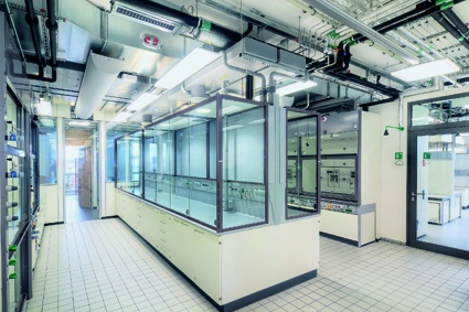 Auf rund 11.000 m2 Nutzfläche vereint das Materialforschungszentrum Arbeits-...