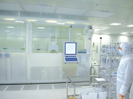 Abb. 3: Die bisherige sterile Reinraumatmosphäre wie auch mangelnde optische...
