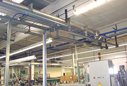 Abb. 1: Gereinigte und trockene Druckluft gelangt über das...