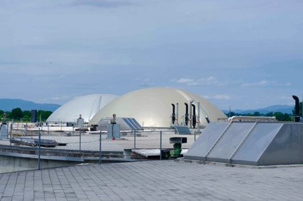Abb. 1: eine der größten und modernsten Biogasanlage steht im badischen...
