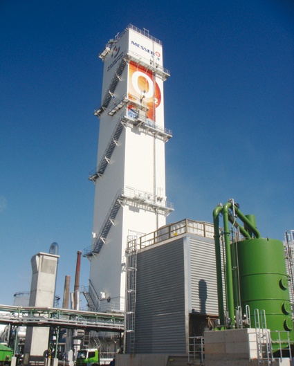 Abb. 1: Die neue Luftzerlegungsanlage der Messer Industriegase GmbH in...