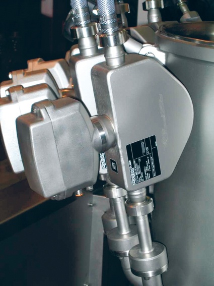 Abb. 4: Dosimass – durch diesen Feldgerätetyp wird in der Abfüll-Linie der...