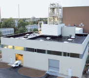 Abb. 1: Das Gebäude der Bioliq-Anlage im Forschungszentrum Karlsruhe, deren...