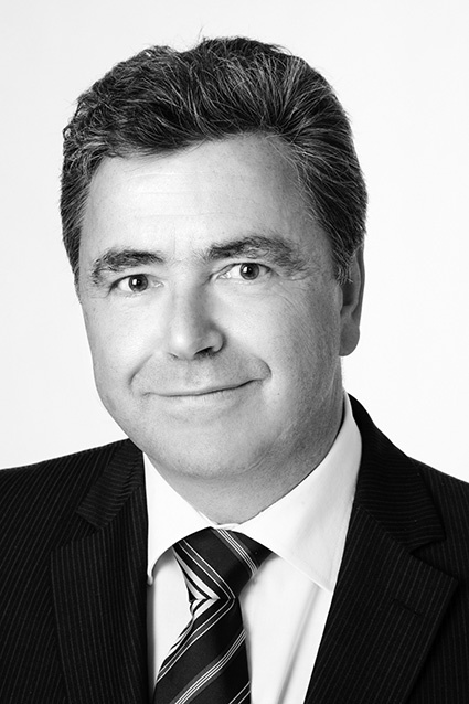 Dr. Jörg Schmid, Principal, Camelot Management Consultants