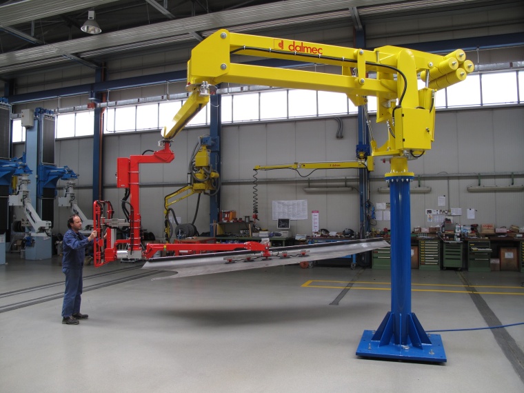 Dalmec: Der neue Manipulator ist in der Lage, Lasten bis zu 1.500 kg zu...