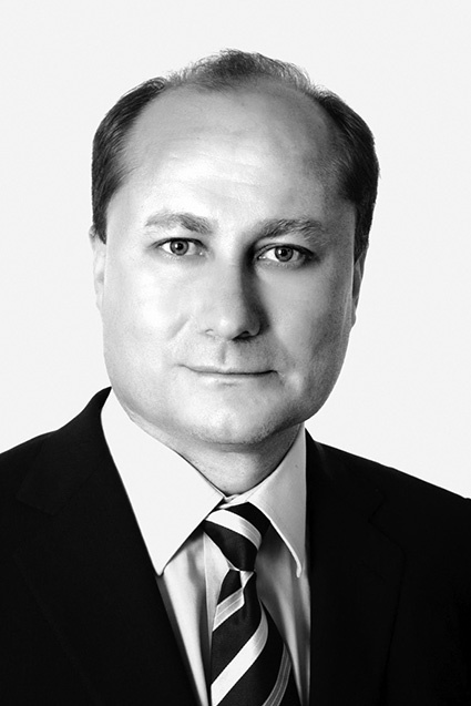 Dr. Josef Packowski, Managing Partner, Camelot Management Consultants