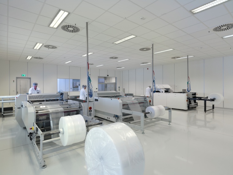 Strubl: Reinraumproduktion zur Herstellung von Reinraumverpackungen