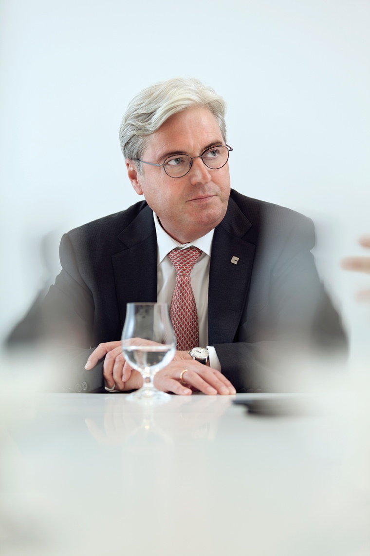 „Wir haben den Ehrgeiz, in einer anderen Liga zu spielen.“ Dr. Hariolf...