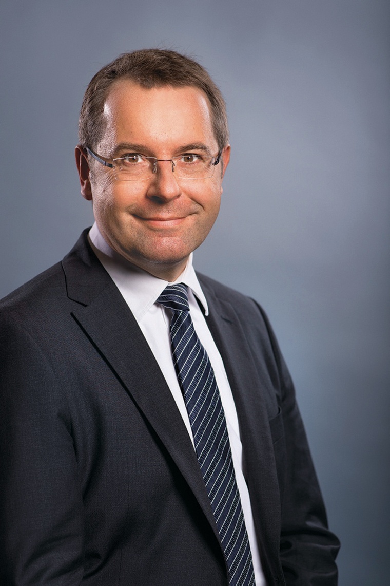 Prof. Hannes Utikal, Vizepräsident, Provadis School of International...