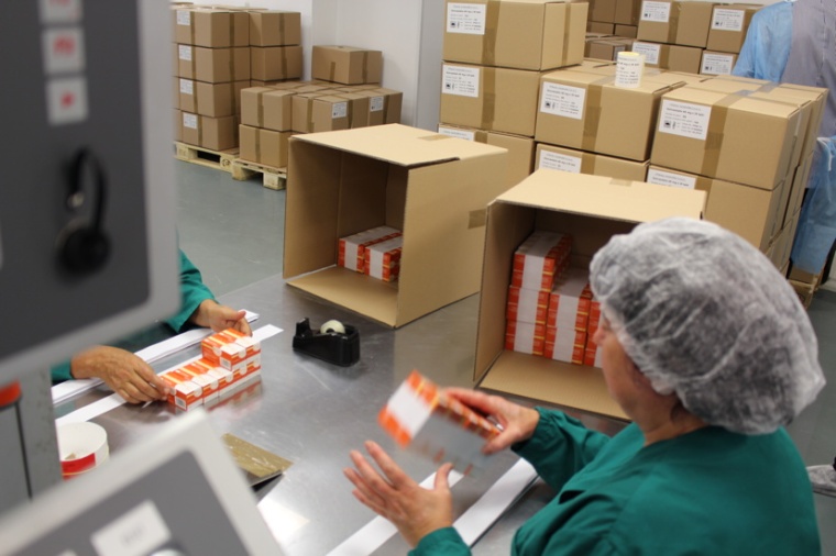GEP: Prüfung der Fertigware und Verpackung in Kartonagen
