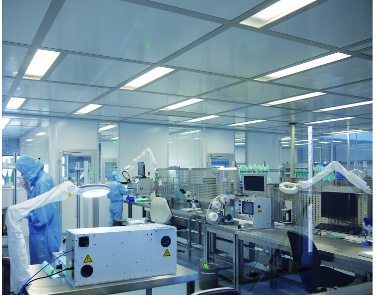 Schilling: Der mit 180 m2 größte Raum der Reinraumanlage Clean Medicell...