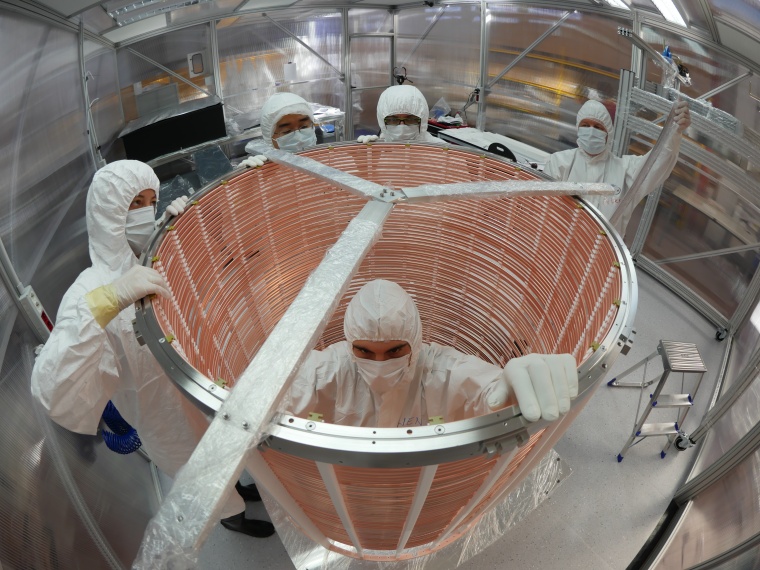 Xenon1T: Aufbau der Kammer