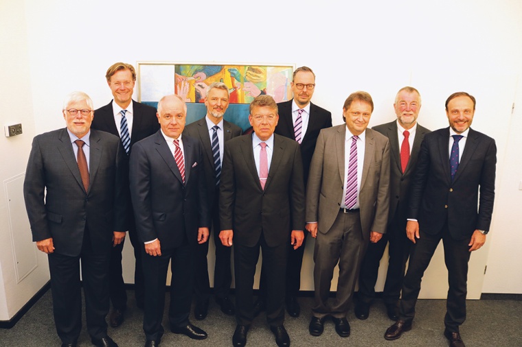 Round-Table-Gespräch mit dem Vorstand des Verbands Chemiehandel (VCH) zu den...