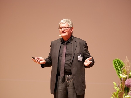 Der Experte für Chemische Energiekonversion Prof. Dr. Robert Schlögl ist...