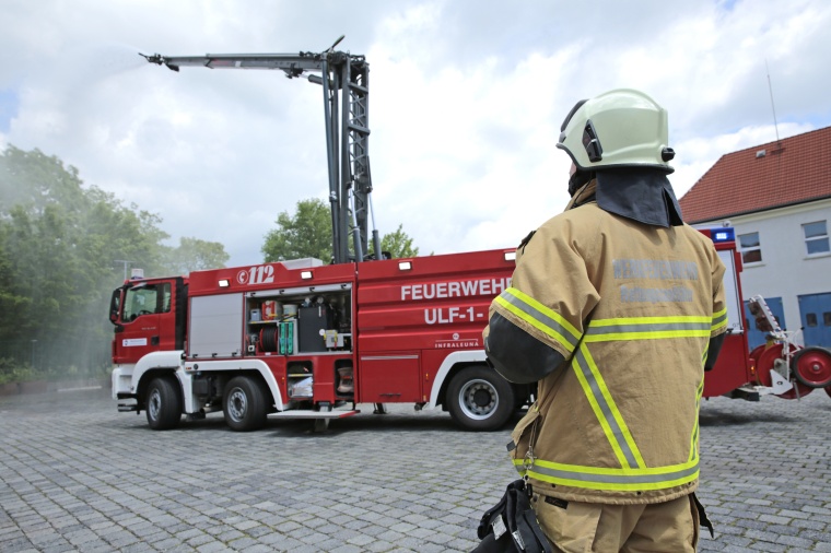 Abb. 1: Training am Universallöschfahrzeug. Foto: Daniel Kovacs