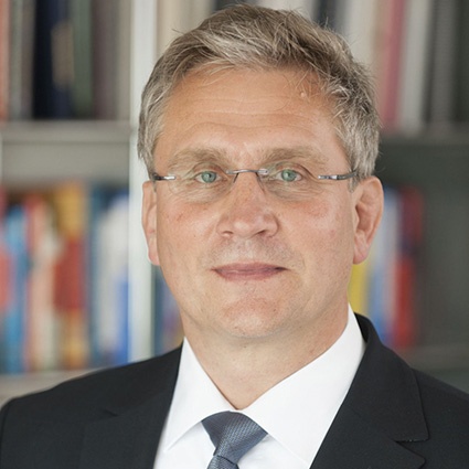 Prof. Dr.-Ing. Jürgen Schmidt, Direktor des CSE Center of Safety Excellence...