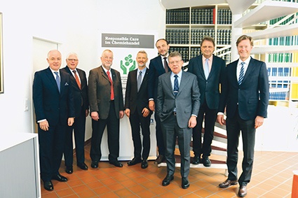 Teilnehmer des Round-Table-Gesprächs (v. l.): Volker Seebeck, Helm; Jens...