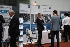 Die begleitende Industrieausstellung ermöglicht Unternehmen, mit...