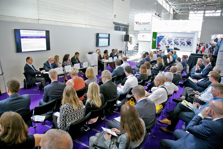 Die Chemspec Europe bietet mehrere Konferenzformate wie das Pharma Outsourcing...
