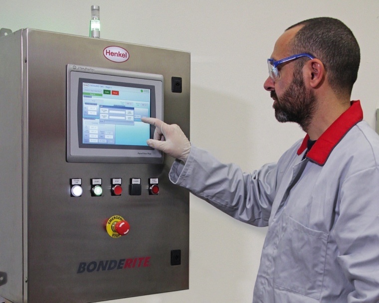 Bonderite E-CO DMC verfügt über einen intuitiven Touchscreen und ist mit...