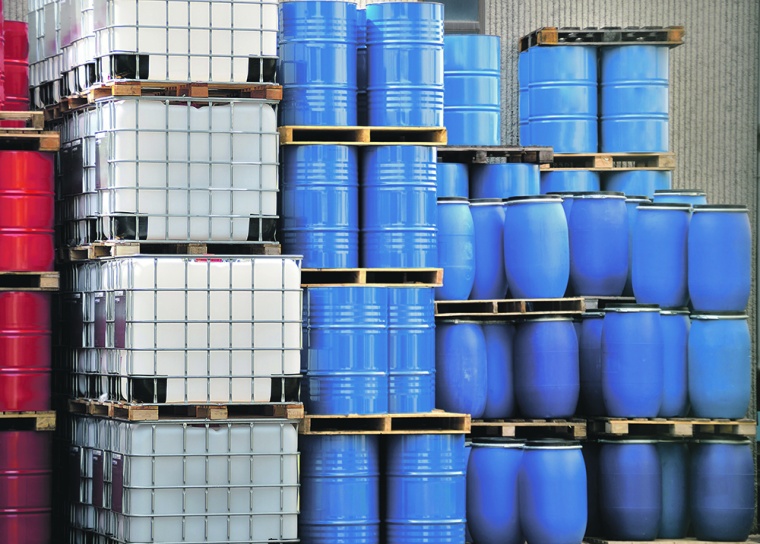 Spezifische Herausforderungen in der Chemieindustrie: Logistische Abläufe z.B....