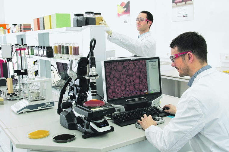 Farbmetrische Analyse © Lanxess