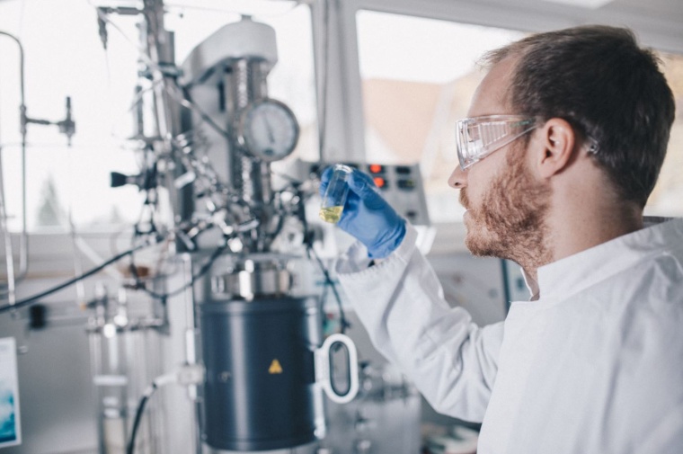 Hydrogenious arbeitet an der Weiterentwicklung und Etablierung der Technologie...