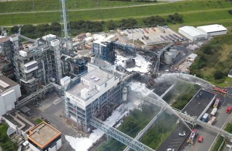 Bei der Explosion mit anschließendem Brand im Entsorgungszentrum in...