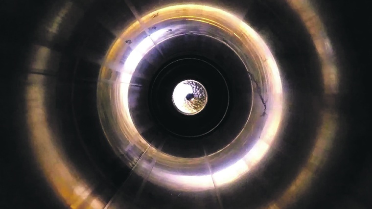 Blick in den Plasmareaktor; Reformierung von kohlenstoffhaltigen Abfällen und...
