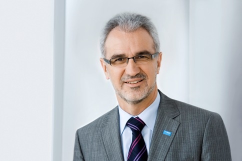 Dr. Harald Schwager (50), Ressort V. Oil & Gas; Europe; Construction Chemicals;...
