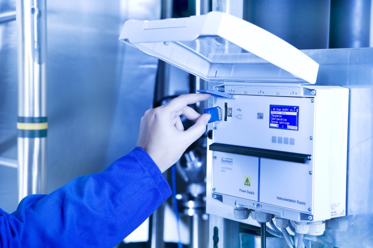 The mxControl 8620 is capable of processing up to four analogue, two RTD, and...