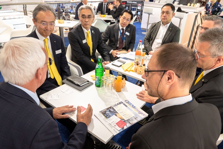 CHEManager editors Ralf Kempf and Volker Oestreich (in front) met members of...