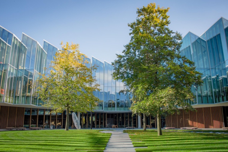 AstraZeneca Discovery Center. © David Porter