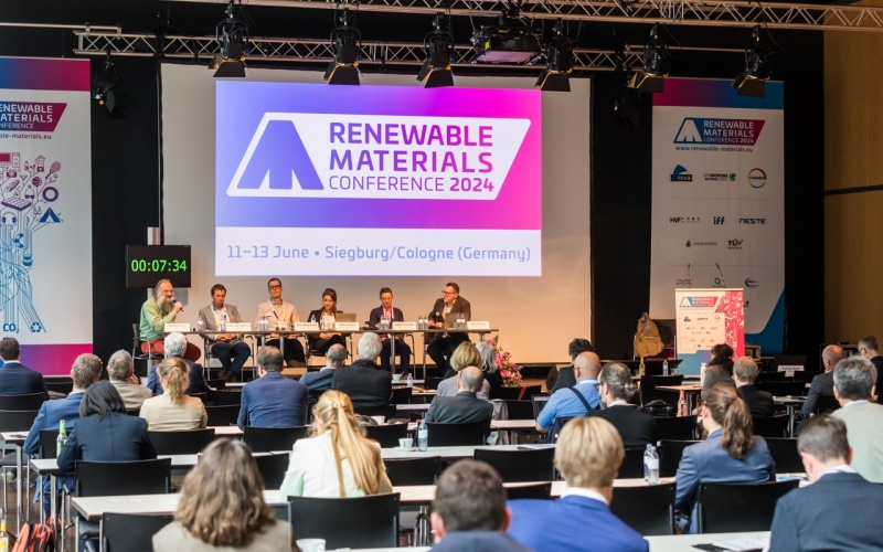 Renewable Materials Conference 2024. Podiumsdiskussion - kleiner Saal.