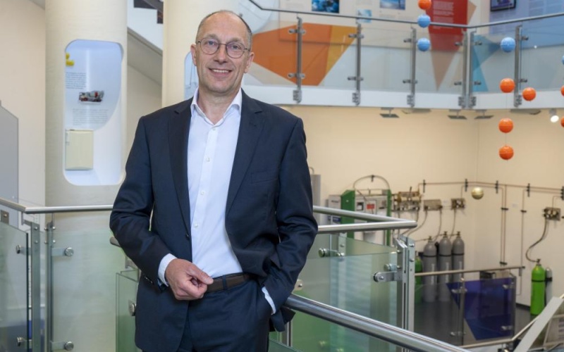 CEO Peter Mohnen