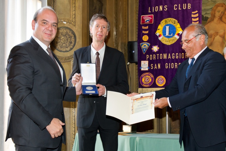 Giulio Natta Award Empfänger Dr. Peter Denifl (mitte)