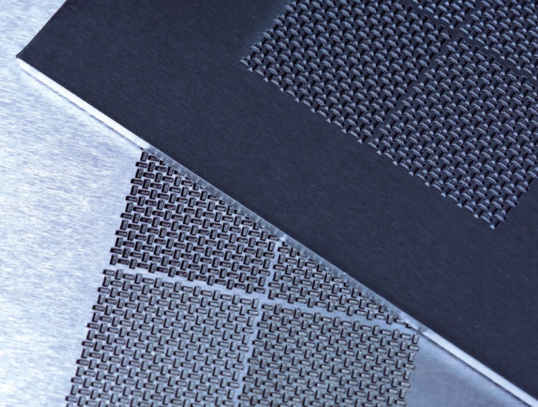 Laserstrukturiertes formgebendes Werkzeug für den Kunststoffspritzguss und...